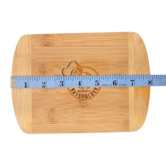 Disney World Passholder Premium Bamboo Cutting Board Mickey Mouse Etched Design - Picture 4 of 4